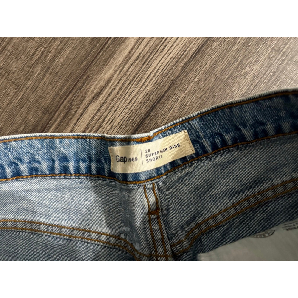 GAP 1969 Super High Rise Shorts Size 28 Vintage early 2000s - reselling $65+ - Picture 3 of 5